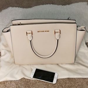Michael Kors Satchel Selma